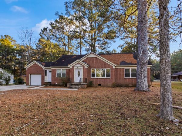 201 Evergreen Dr., Aberdeen, MS 39730