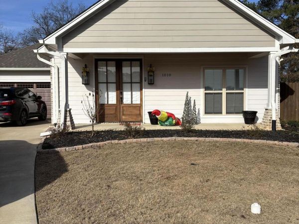 1010 Celi Pearl, New Albany, MS 38652