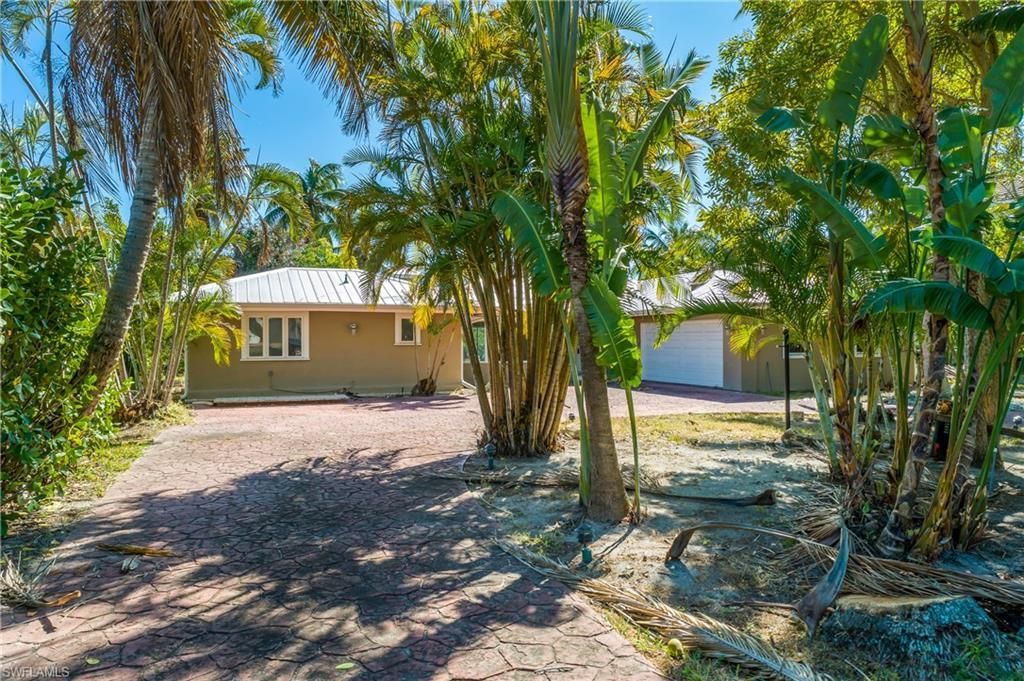 2195 Sheepshead Dr, Naples, FL 34102 Photo