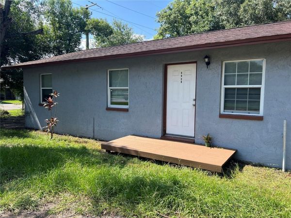 920 MAYDELL DRIVE, Unit B, TAMPA, FL 33619