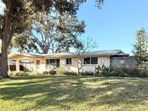 551 E SEMINOLE DRIVE, VENICE, FL 34293