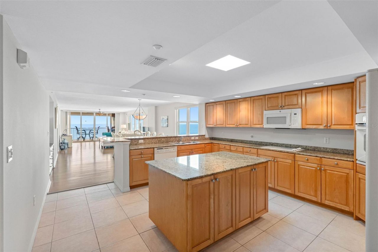 16326 Gulf Boulevard, Unit 510, Redington Beach, FL 33708 Photo