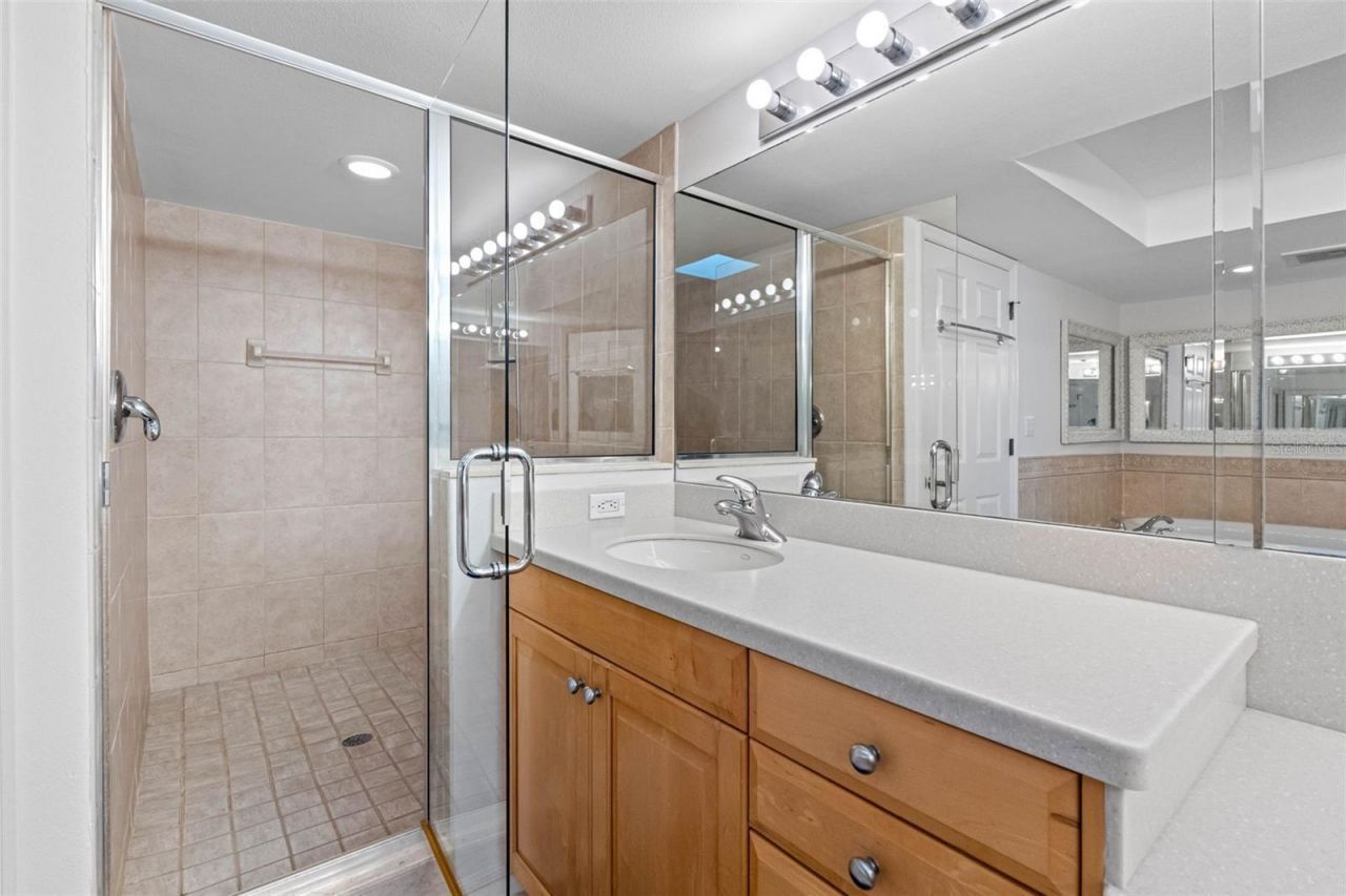 16326 Gulf Boulevard, Unit 510, Redington Beach, FL 33708 Photo