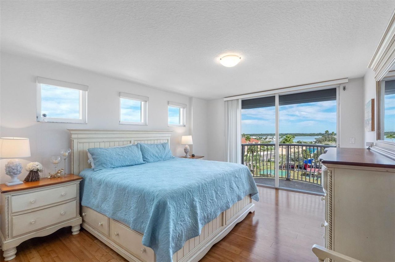 16326 Gulf Boulevard, Unit 510, Redington Beach, FL 33708 Photo