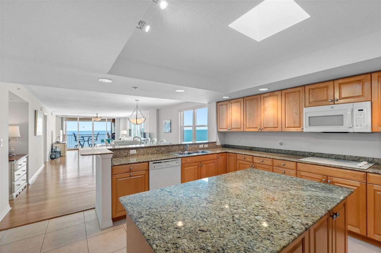 16326 Gulf Boulevard, Unit 510, Redington Beach, FL 33708 Photo