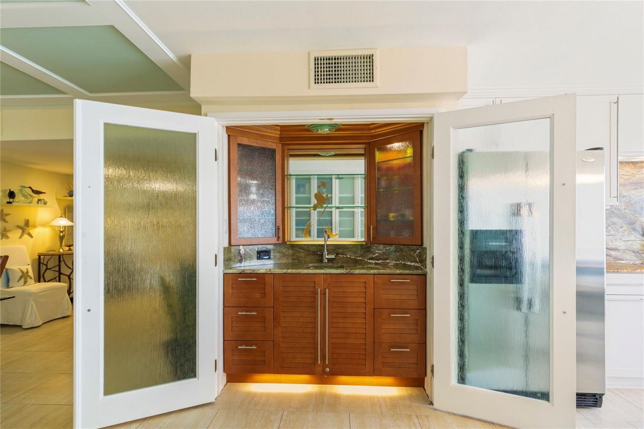440 S Gulfview Boulevard, Unit 1705, Clearwater Beach, FL 33767 Photo