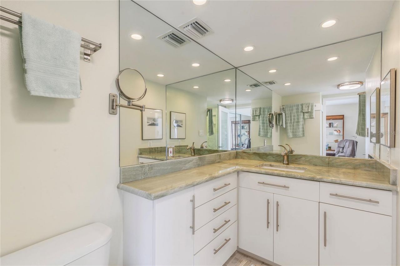 440 S Gulfview Boulevard, Unit 1705, Clearwater Beach, FL 33767 Photo