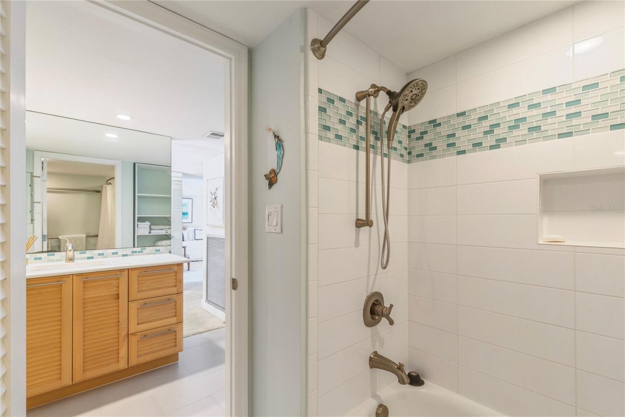 440 S Gulfview Boulevard, Unit 1705, Clearwater Beach, FL 33767 Photo
