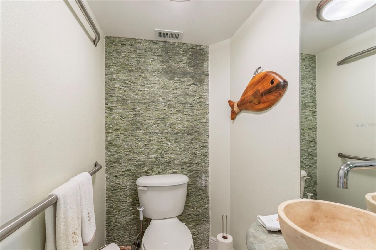 440 S Gulfview Boulevard, Unit 1705, Clearwater Beach, FL 33767 Photo