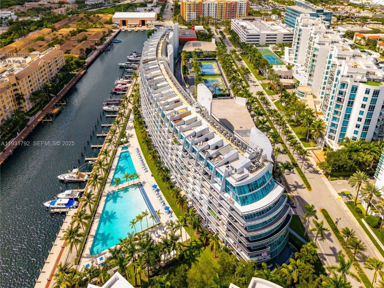 2950 NE 188th St, Unit 225, Aventura, FL 33180 Photo