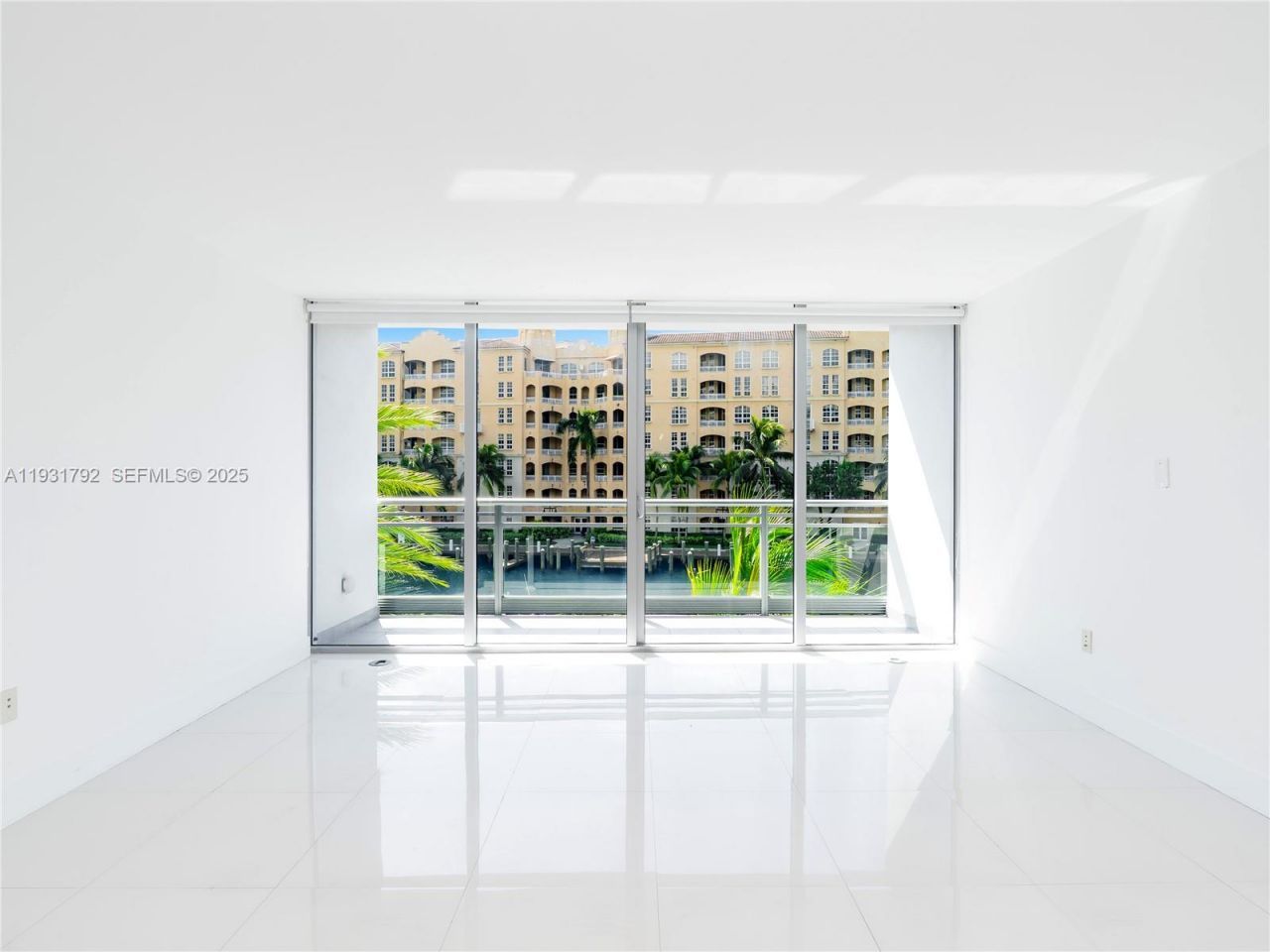 2950 NE 188th St, Unit 225, Aventura, FL 33180 Photo