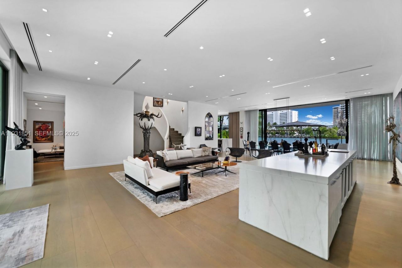 6411 Allison Rd, Miami Beach, FL 33141 Photo