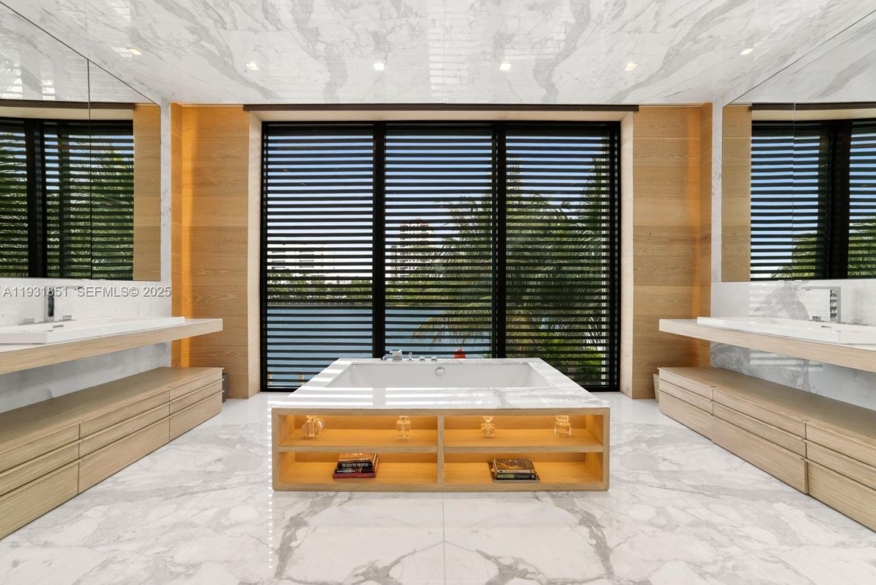 6411 Allison Rd, Miami Beach, FL 33141 Photo