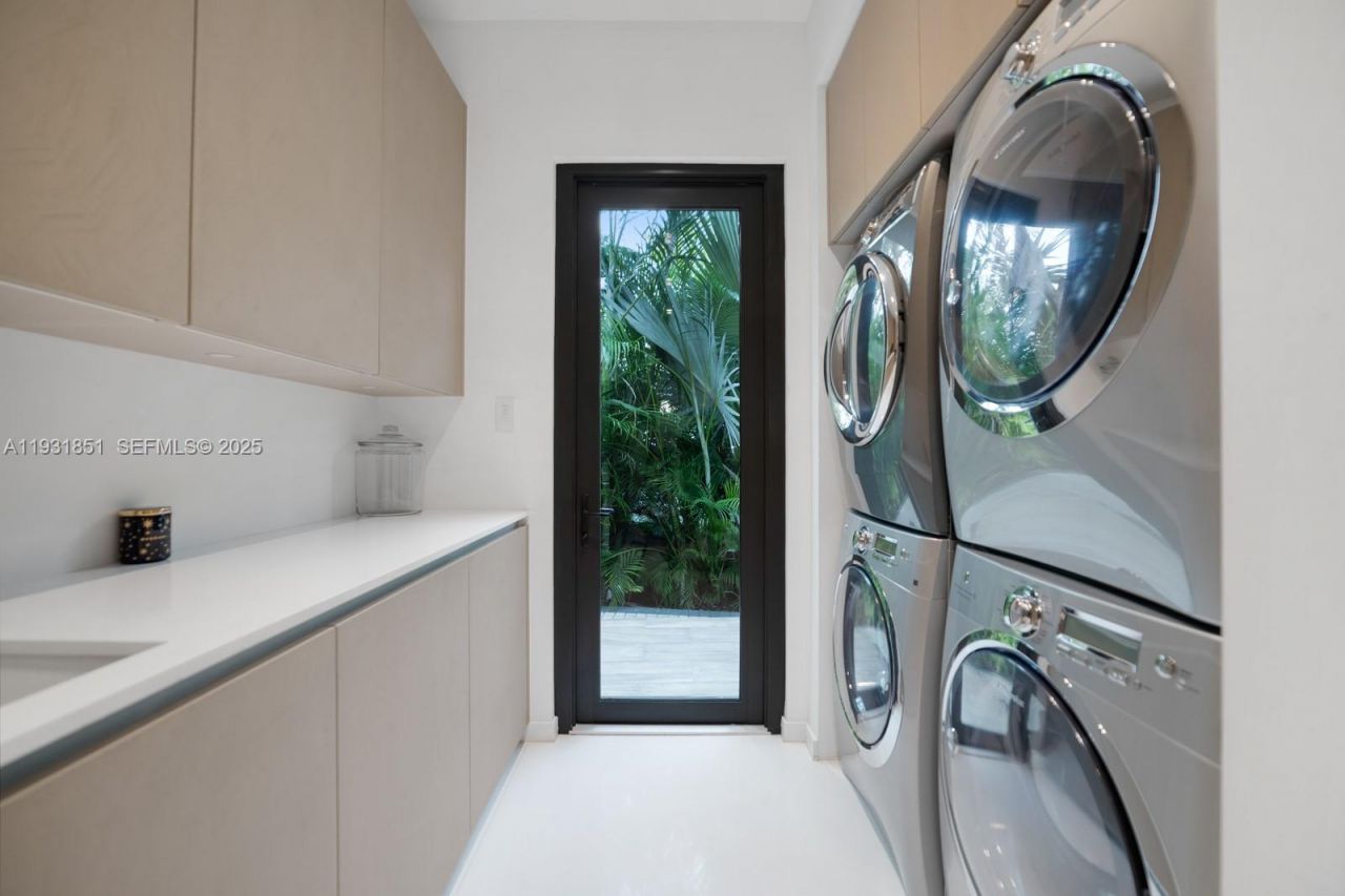 6411 Allison Rd, Miami Beach, FL 33141 Photo