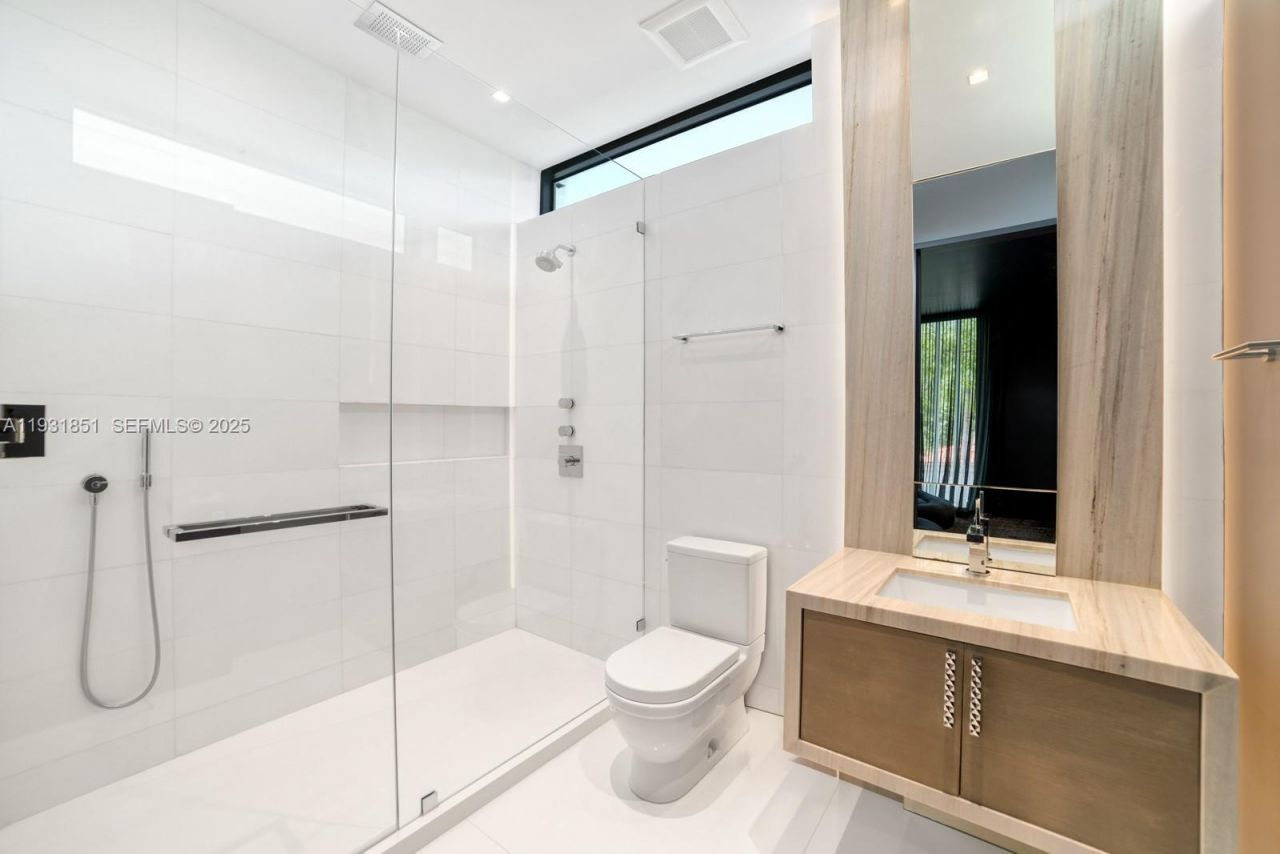 6411 Allison Rd, Miami Beach, FL 33141 Photo