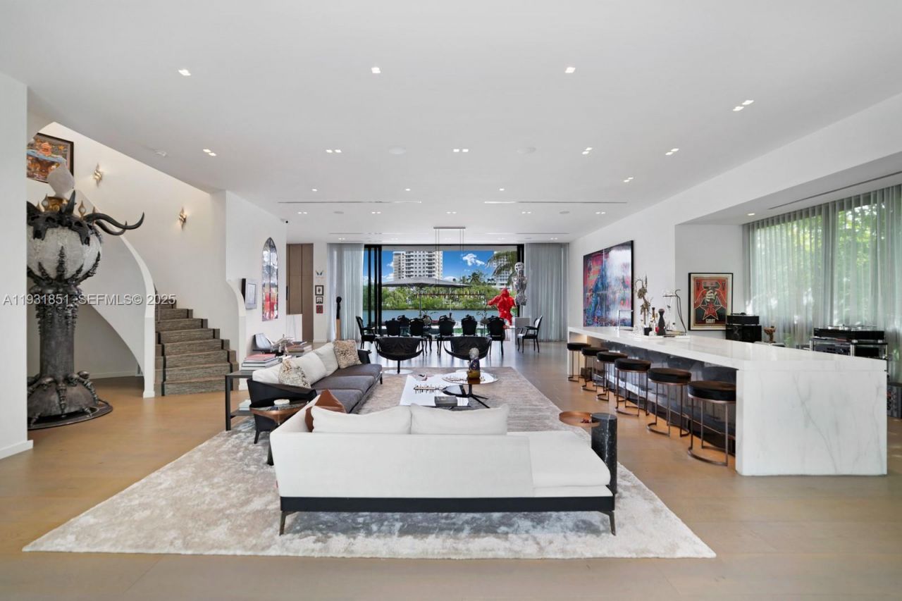 6411 Allison Rd, Miami Beach, FL 33141 Photo