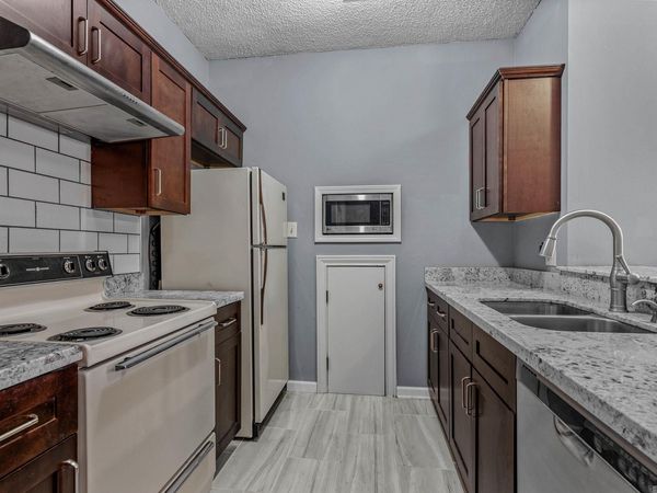 13754 Kenner Ave, Unit #D, Baton Rouge, LA 70810