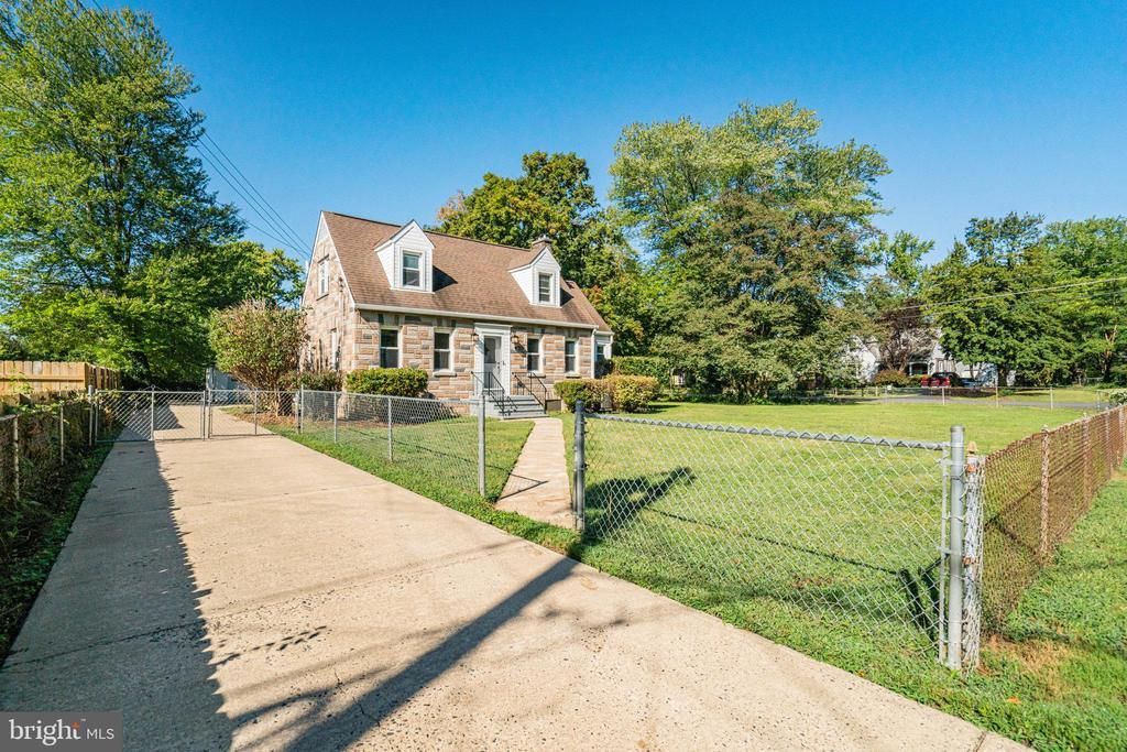 8230 Gregory Drive, Alexandria, VA 22309 Main Photo