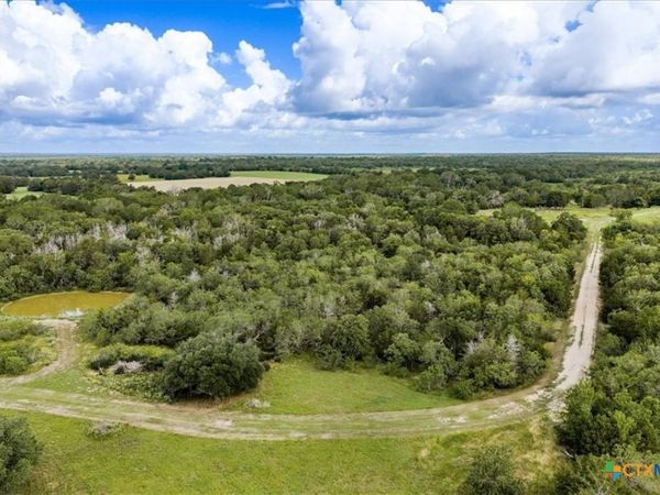 2845 Boehnke Road, Flatonia, TX 78949