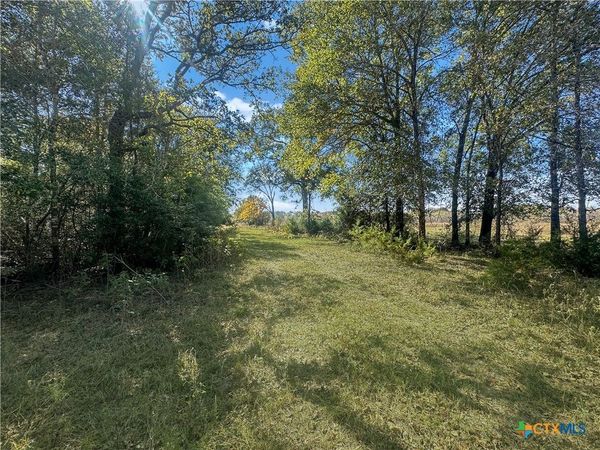 2845 Boehnke Road , Flatonia, TX 78949