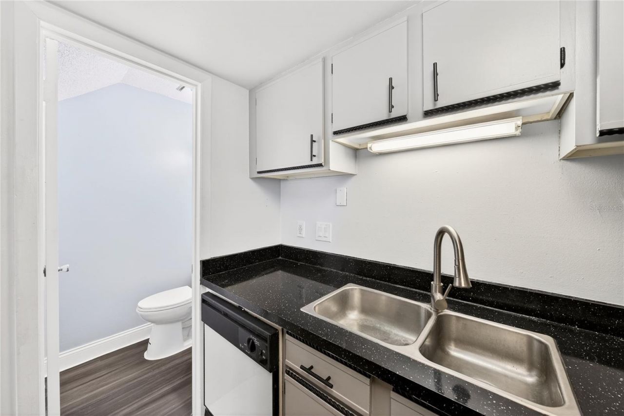 4223 S. Semoran Blvd, Unit 9, Orlando, FL 32822 Photo