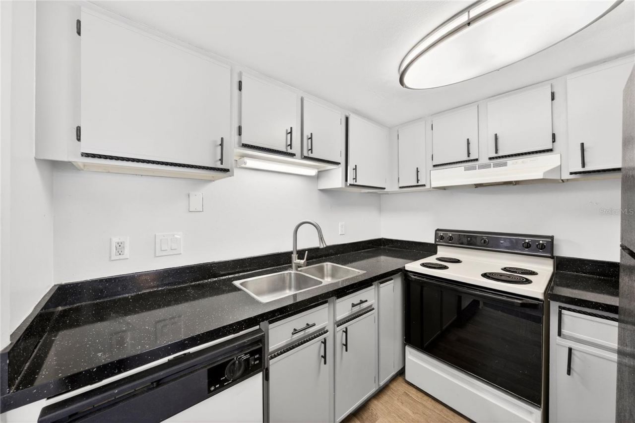4223 S. Semoran Blvd, Unit 9, Orlando, FL 32822 Photo
