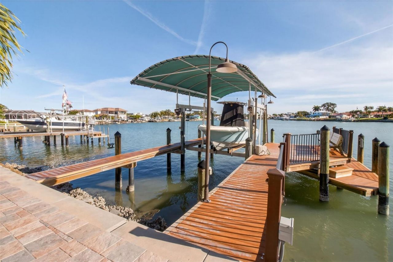 7974 9th Avenue S, Saint Petersburg, FL 33707 Photo