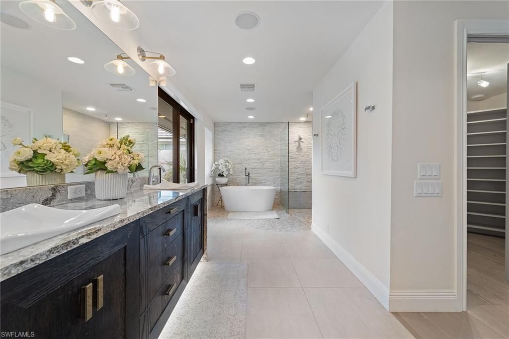 6582 Trail Blvd, Naples, FL 34108 Photo