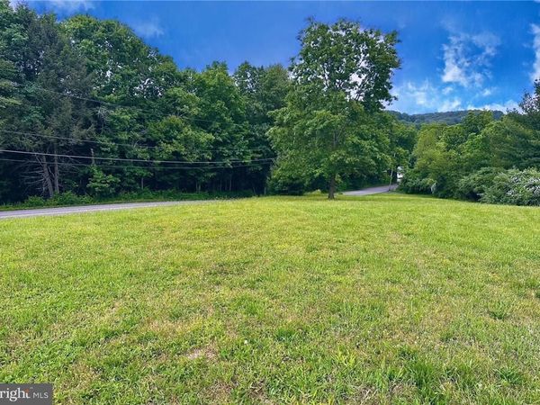 T425 2 WHITEY B DRIVE, KUNKLETOWN, PA 18058