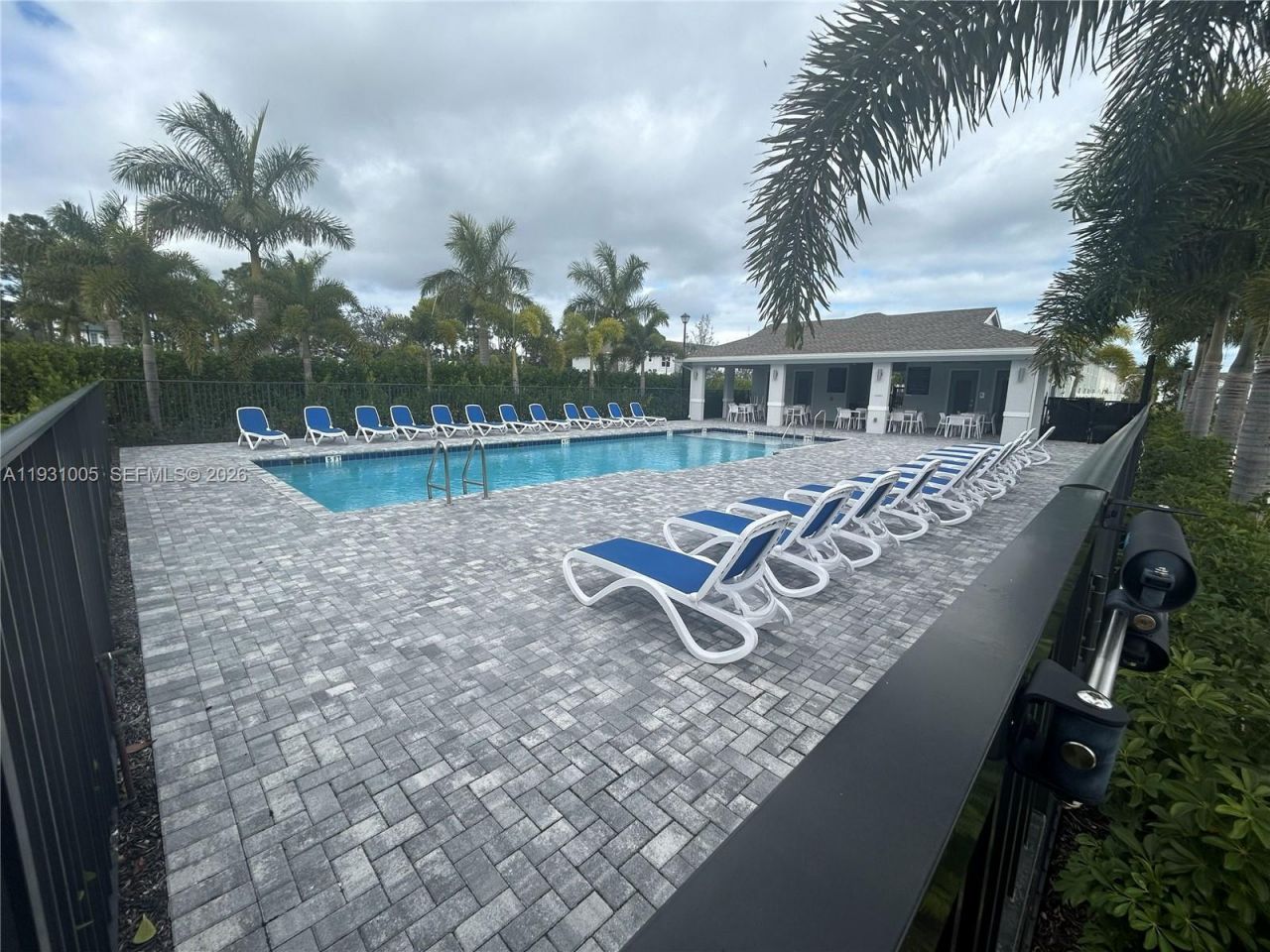 345 SE Crossoak Ln, Port Saint Lucie, FL 34984 Photo