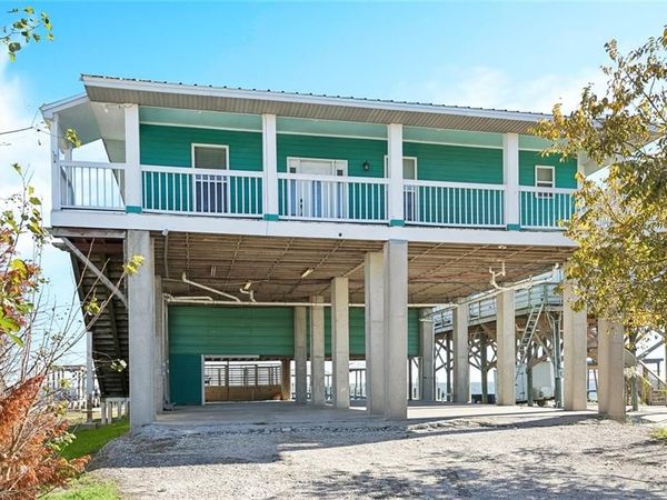 25256 CHEF MENTEUR Highway, New Orleans, LA 70129