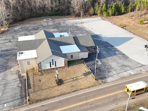 175 Natchez Trace Drive, Lexington, TN 38351