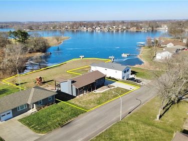 1133 Lake Manor Drive, Trenton, MO 64683