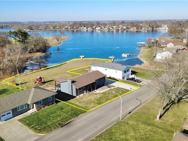 1133 Lake Manor Drive, Trenton, MO 64683