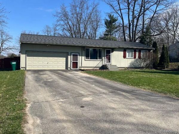 9428 Ute Pointe Drive, Springfield Twp, MI 48346