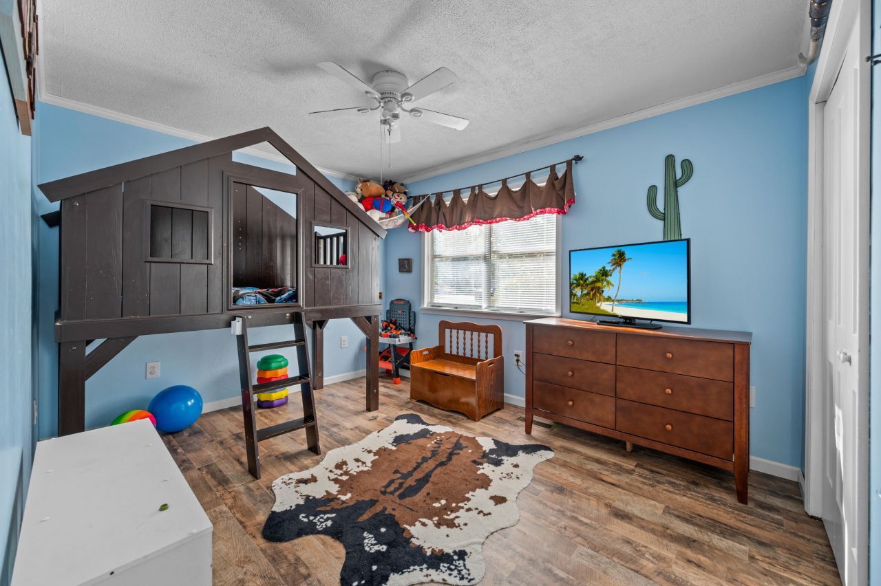 114 Lakewood Drive Photo 11