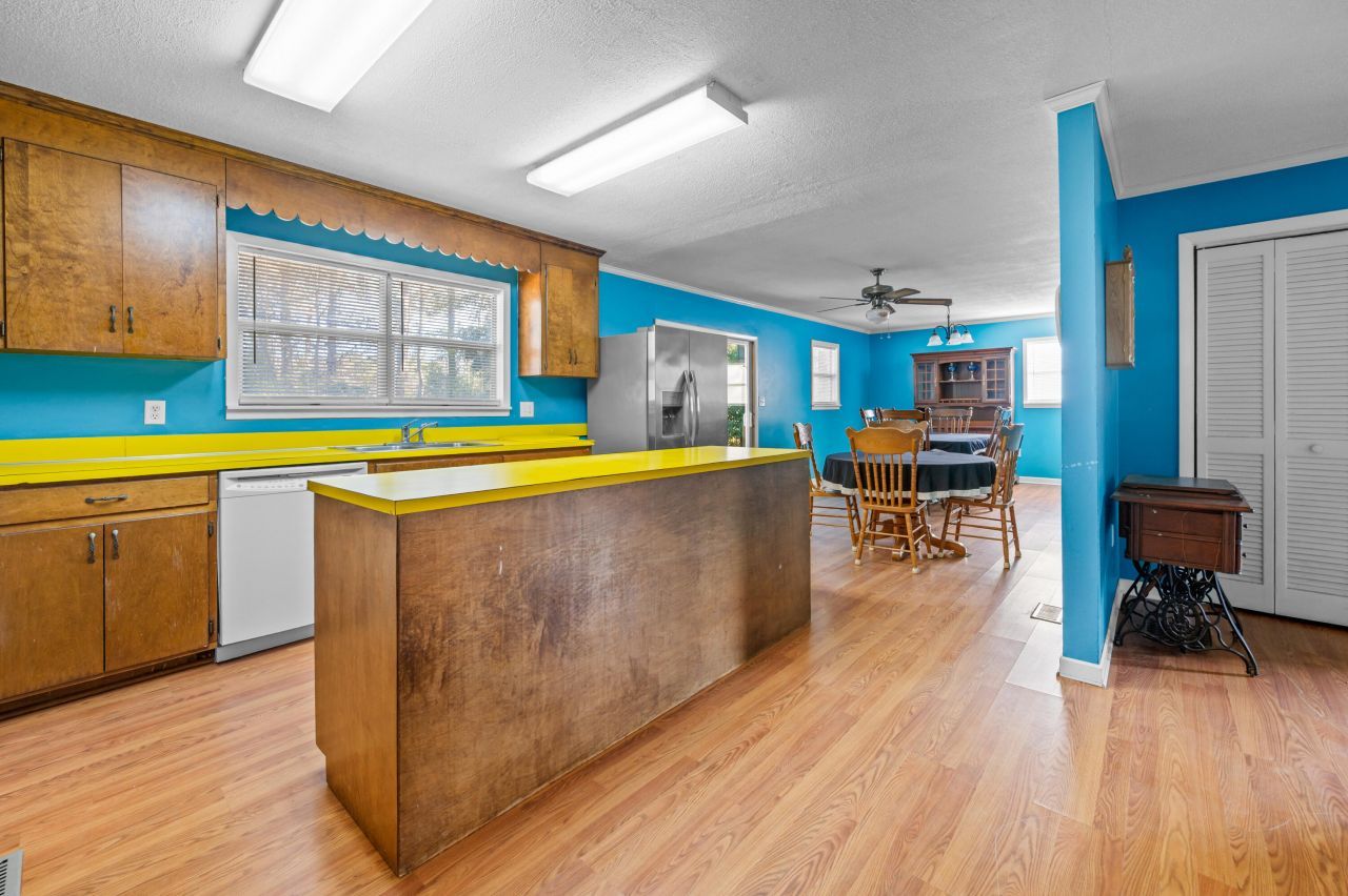 114 Lakewood Drive Photo 4