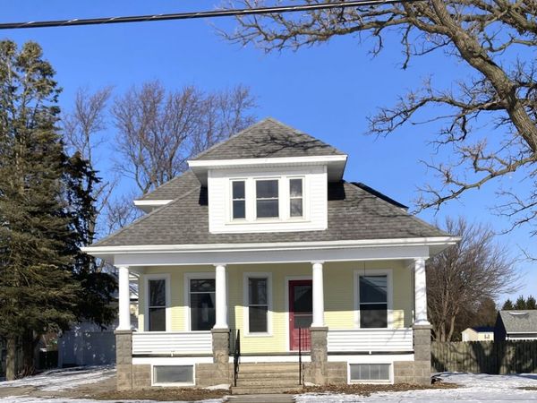 440 E Railroad Avenue, Leland, IL 60531