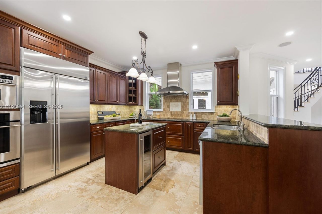 4065 Battersea Rd, Coconut Grove, FL 33133 Photo