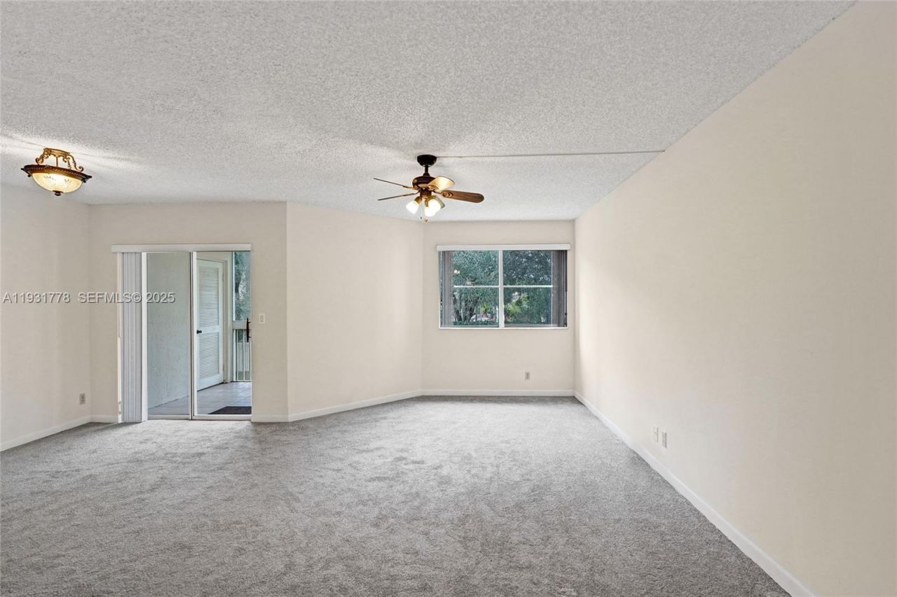 9901 Westview Dr, Unit 325, Coral Springs, FL 33076 Photo