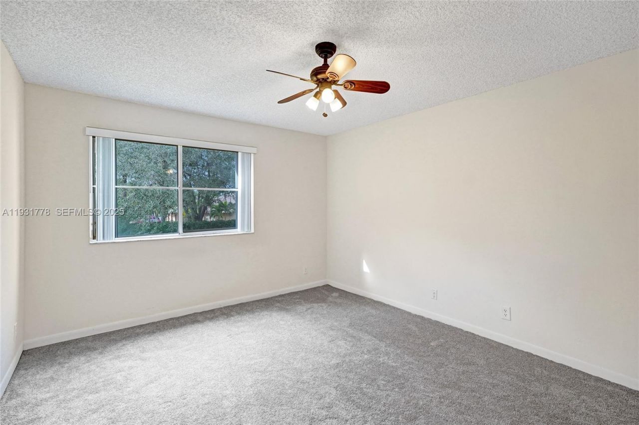 9901 Westview Dr, Unit 325, Coral Springs, FL 33076 Photo