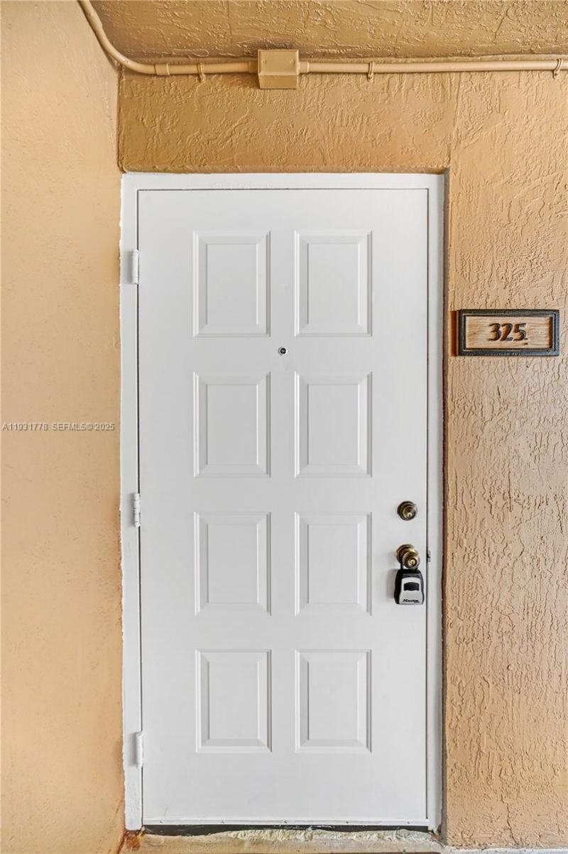 9901 Westview Dr, Unit 325, Coral Springs, FL 33076 Photo