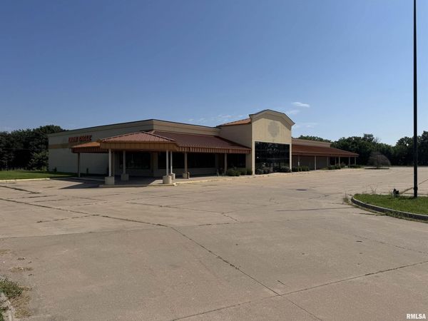 131 S SOANGETAHA Road, Galesburg, IL 61401