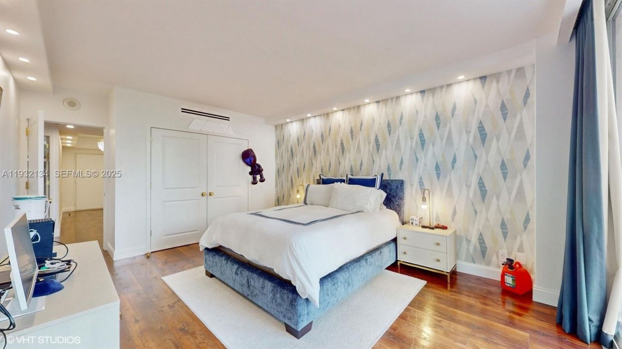 10155 Collins Ave , Unit 410, Bal Harbour, FL 33154 Photo