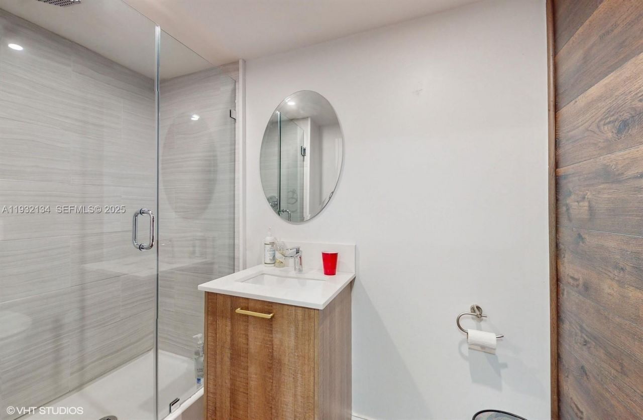 10155 Collins Ave , Unit 410, Bal Harbour, FL 33154 Photo