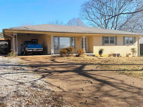 2402 Wellington St, Florence, AL