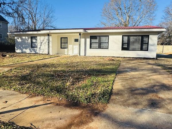 1623 Oak Grove Blvd, Sheffield, AL