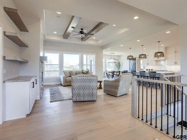 21512 E Circle, Omaha, NE 68022