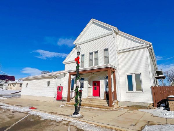 110 W Main Street, Ossian, IA 52161