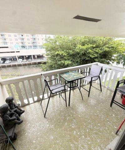 450 Paradise Isle Blvd, Unit 302, Hallandale Beach, FL 33009 Photo
